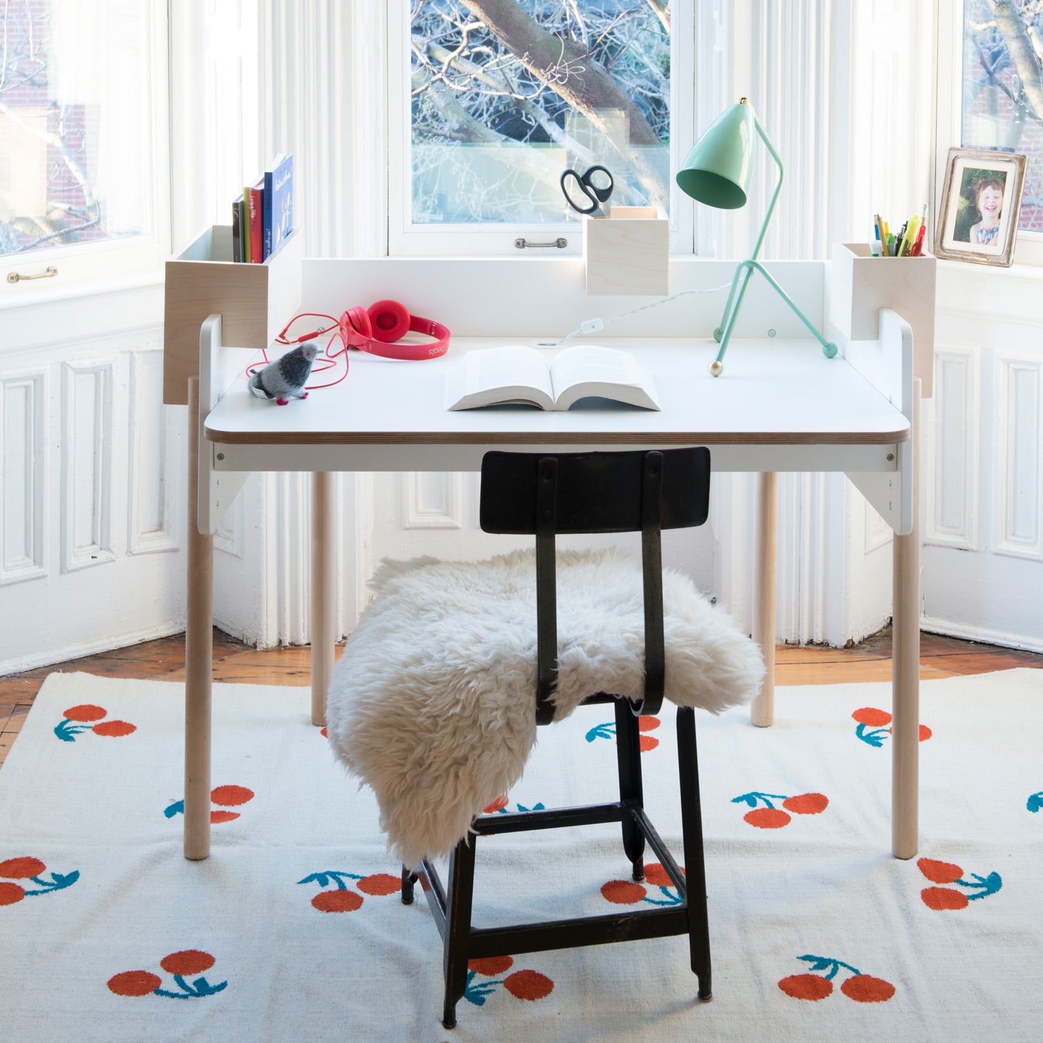 Shop Oeuf Canada Modern Kids Brooklyn Desk White/Birch Option