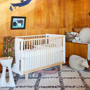 Boutique Oeuf Canada Nursery moderne Rhea Crib Room Setting