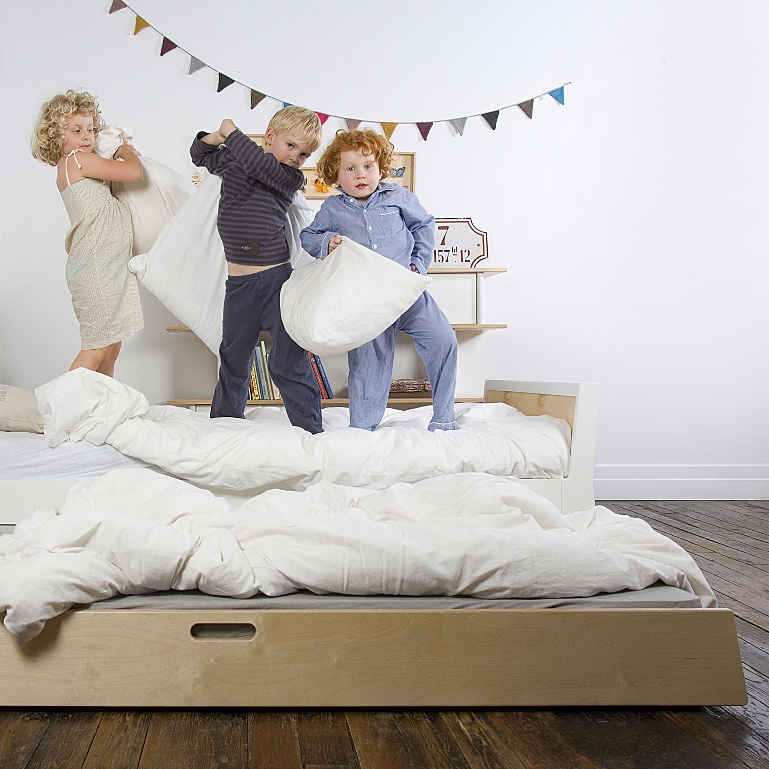 Shop Oeuf Canada Modern Toddler & Kids Sparrow Trundle Bed